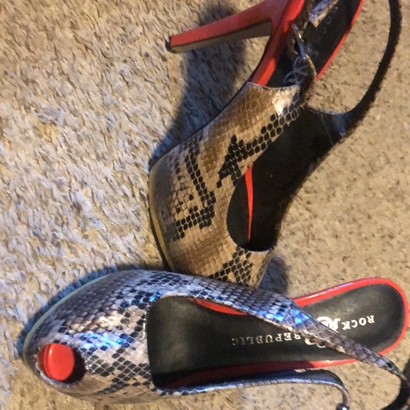 Rock Republic 4’ heels are excellent condition minor scuffs on outside soul - Picture 2 of 6